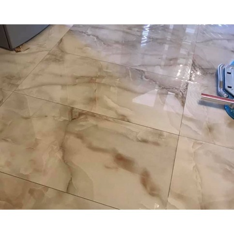 Πλακάκι πορσελάνης, διάσταση 60Χ120cm, με επικάλυψη γυαλιστερού όνυχα. Πλακάκι πορσελάνης, διάσταση 60Χ120cm, με επικάλυψη γυαλιστερού όνυχα.